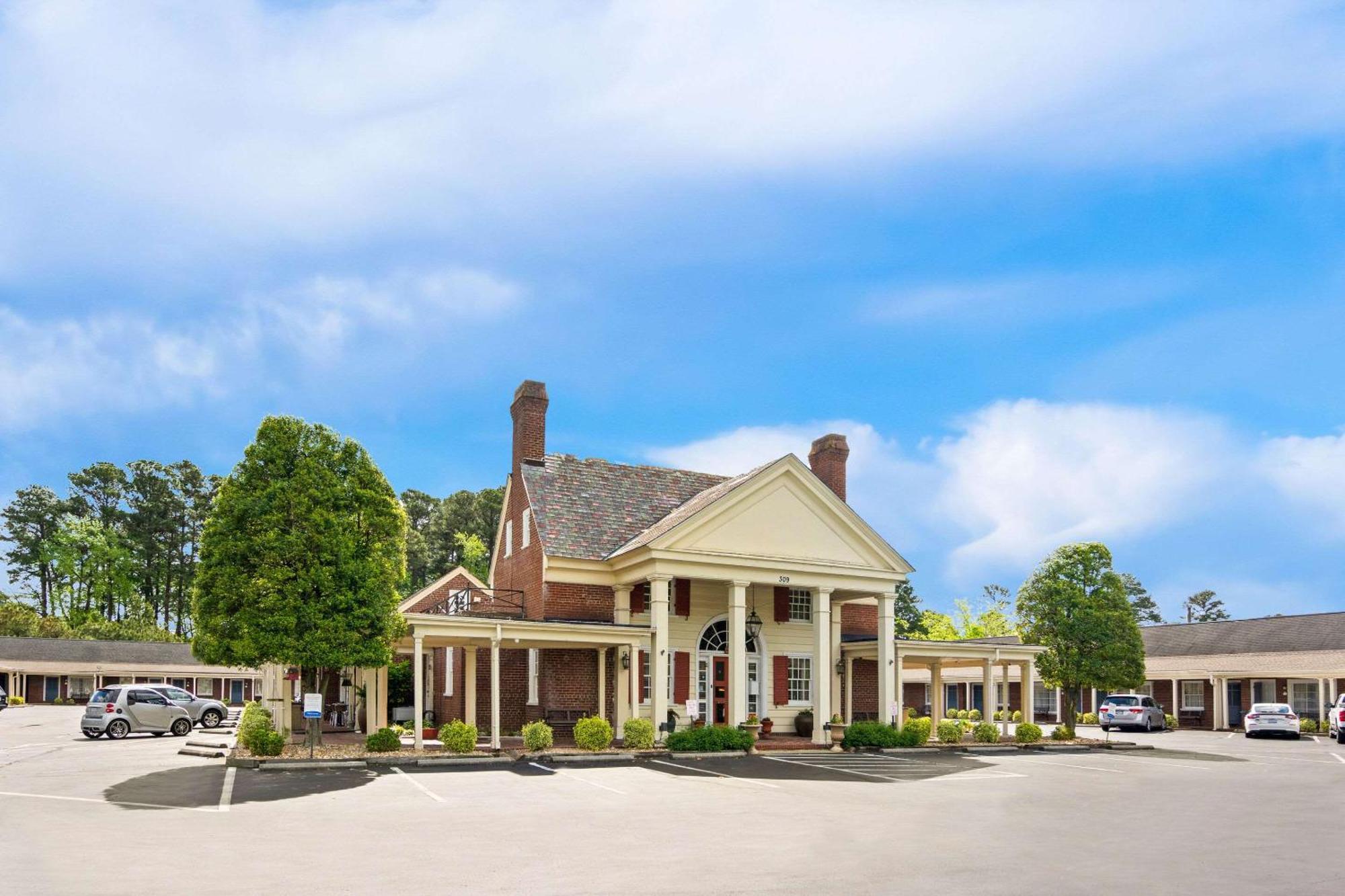 Rodeway Inn Historic Williamsburg Exterior photo