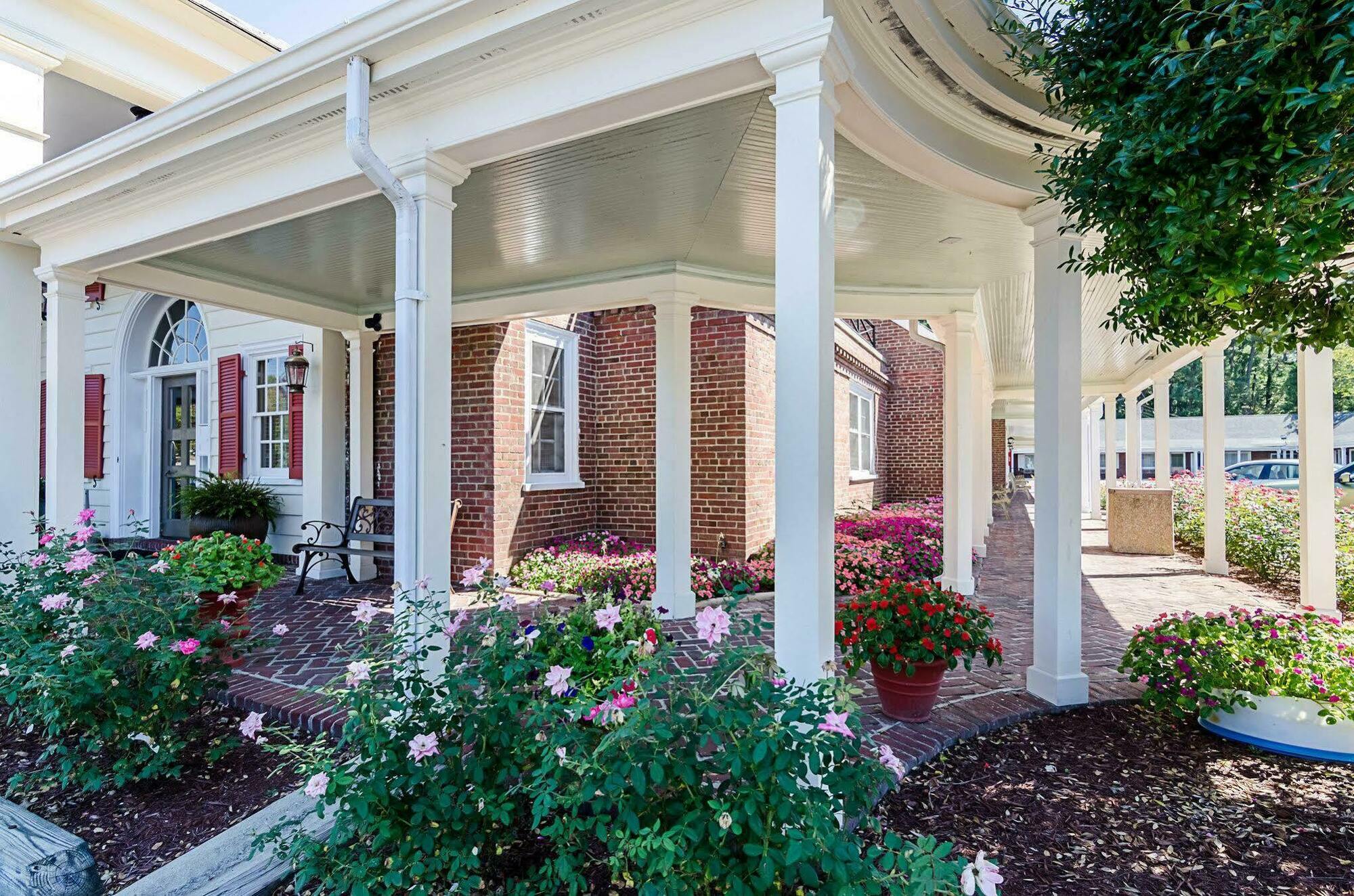 Rodeway Inn Historic Williamsburg Exterior photo